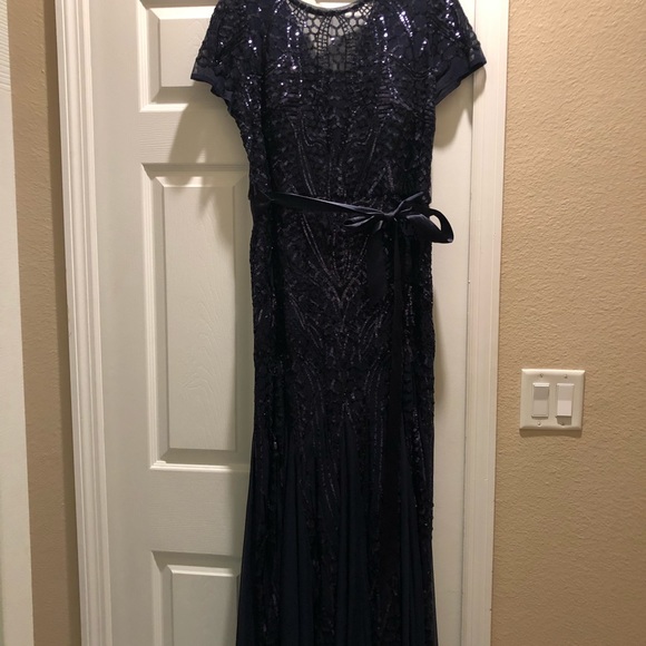 Long navy blue sequenced gown - Picture 2 of 8